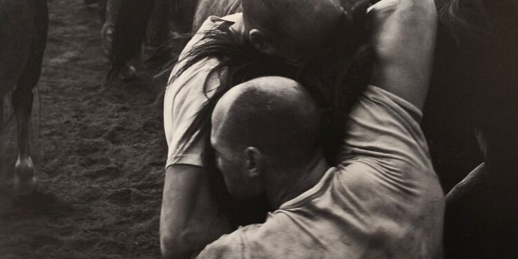 45 artistas se unen en la expo ‘Arte para Mauri’ para ayudar a este niño vigués con una enfermedad rara