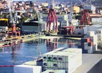 Un 10% del vertido de aceite de palma, aún en la ría