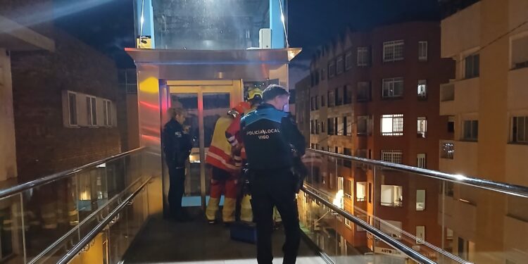 Atrapados en un ascensor del Vigo Vertical