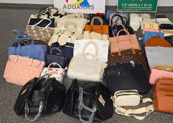 Intervienen en el Puerto de Vigo tres contenedores con 60.000 bolsos falsificados
