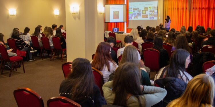 Más de 200 alumnos de Galicia y Cataluña participan en Vigo en el XIV Foro Intercomunitario de Investigación Juvenil