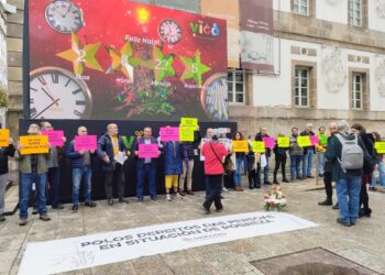 Piden a Caballero «que no le cieguen» las luces navideñas y vea las «sombras» de los ‘sintecho’