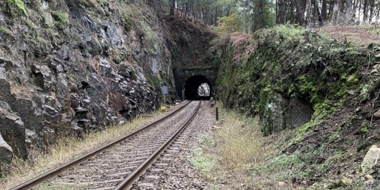Se inicia el procedimiento para expropiar y ejecutar la renovación del tramo ferroviario Redondela-Arcade