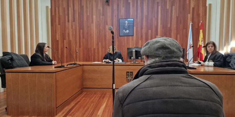 Seis meses de cárcel para el octogenario que se tocó los genitales ante una menor en un bus de Vigo