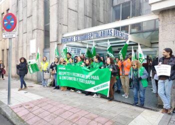 Personal de Enfermería y Fisioterapia reclaman en Vigo mejoras y reconocimiento: «Nos han dejado olvidados»
