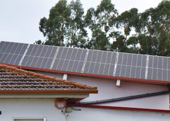 Mos baja el IBI a la mitad a quienes instalen sistemas de energía solar fotovoltaica