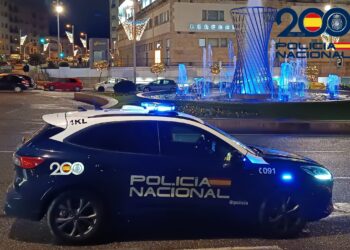 Acaba detenido tras pillarlo ‘in fraganti’ robando en un bar de Vigo e intentar esconderse bajo un coche aparcado