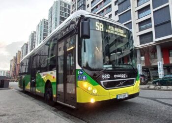 Piden que se prohíbe a un octogenario viajar en bus urbano en Vigo tras tocarse los genitales delante de una menor