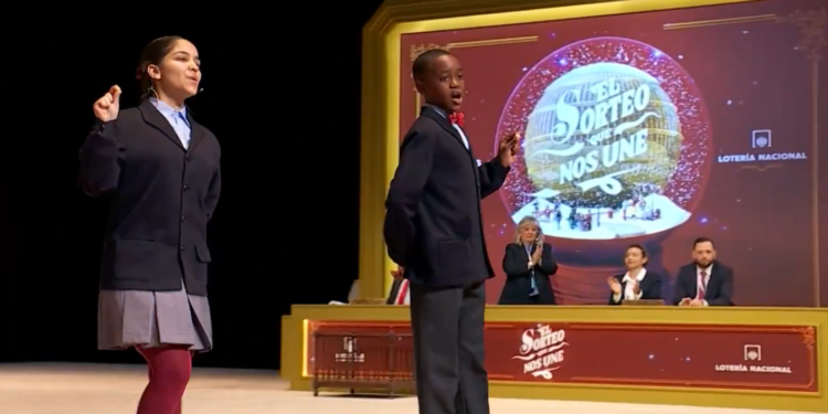 70.048, un madrugador segundo premio da inicio al sorteo más esperado del año