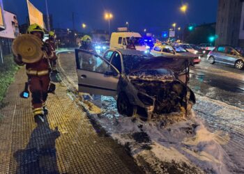 En tan solo 24 horas un segundo incendio calcina otro turismo en uno de los principales accesos a Vigo