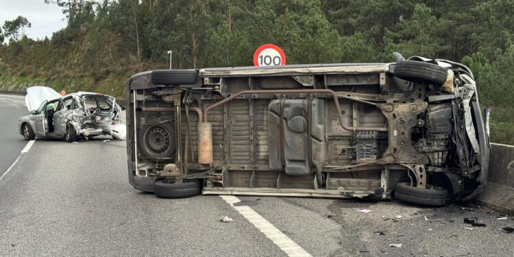 Una persona fallecida tras una brutal colisión entre un turismo y una furgoneta