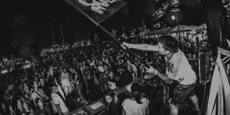 Invasive Sessions despierta con una sesión doble