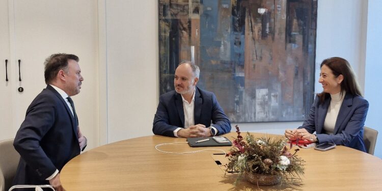 Portugal y Zona Franca acuerdan impulsar la soberanía industrial y la conectividad transfronteriza