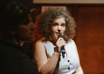 La dramaturga gallega más punzante llega a Vigo para responder a la pregunta que nadie se atreve a hacer