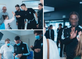 Una oleada de ilusión y sonrisas llena el Hospital Álvaro Cunqueiro de la mano del Celta