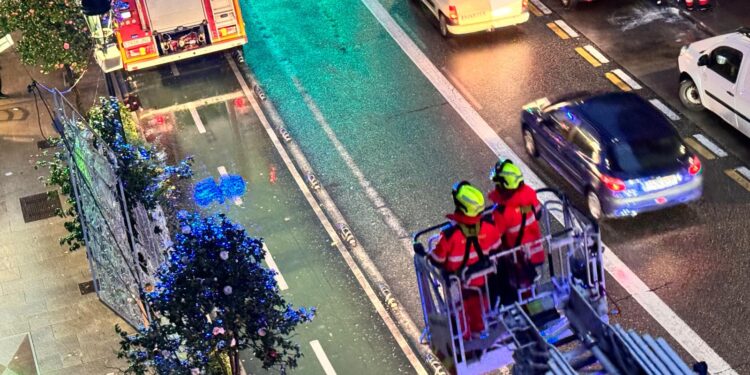 El Concello pide extremar precauciones ante la alerta naranja y evitar desplazamientos a pie