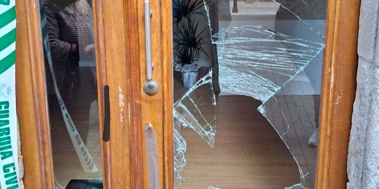 Detenido por robar de madrugada en un local comercial