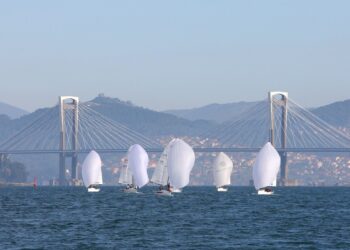 El Abril Verde domina la ría de Vigo en la primera de las Winter Series J70