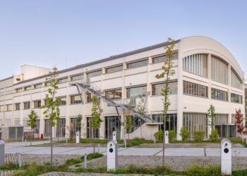 Primera alegría del Sorte de Navidad para Vigo: los trabajadores de una importante empresa textil, premiados