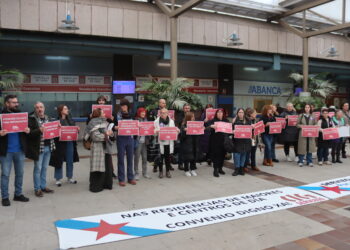 Personal de residencias y SAF se encierra en el Concello de Vigo para demandar condiciones «dignas»