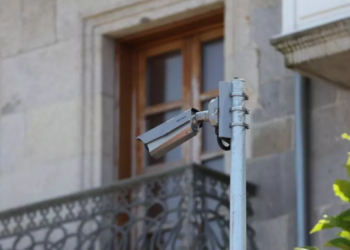 Vigo aprueba el proyecto de las Zonas de Bajas Emisiones con un sistema que Caballero no comparte