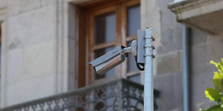 Vigo aprueba el proyecto de las Zonas de Bajas Emisiones con un sistema que Caballero no comparte