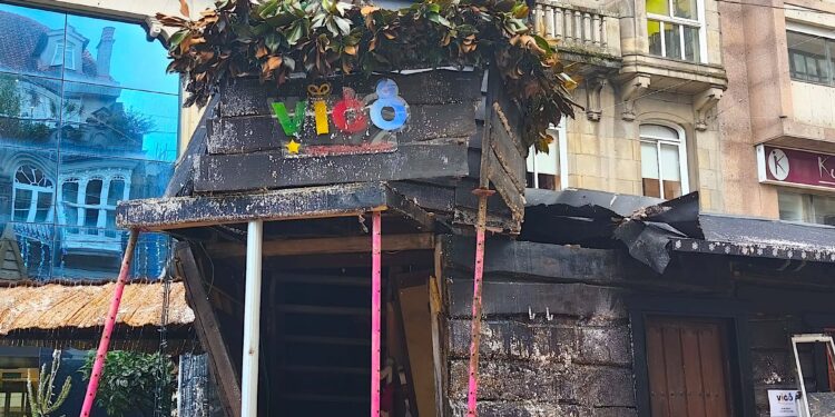 La casa de Papá Noel, cerrada y apuntalada