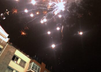 El Concello advierte sobre el uso de petardos, bengalas y fuegos en las fiestas de Navidad de Vigo