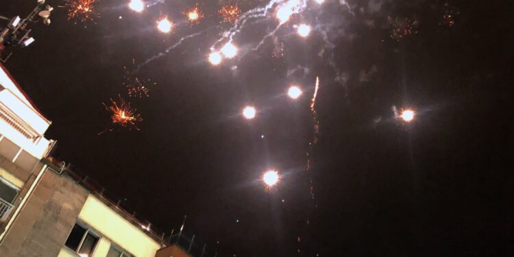 El Concello advierte sobre el uso de petardos, bengalas y fuegos en las fiestas de Navidad de Vigo
