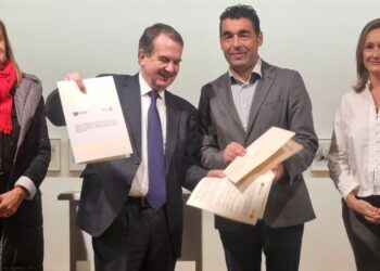 Nueva vuelta de tuerca para la piscina de Teis: «Si la Diputación paga, muy bien, si no la pagará el Ayuntamiento»