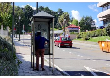La inauguración de la primera cabina de teléfono en Vigo