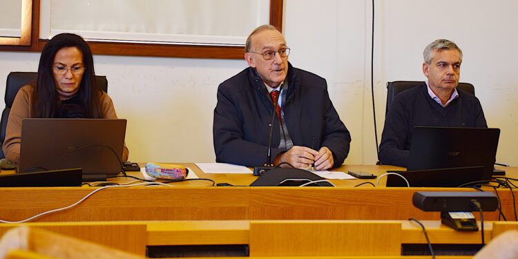 La UVigo aprueba el texto del convenio para la descentralización de Medicina