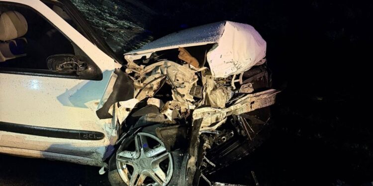 Nueve coches accidentados en una colisión en cadena