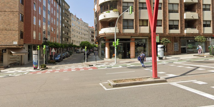 Más problemas con el tráfico en Vigo: ahora le toca el turno a una calle del entorno de Camelias
