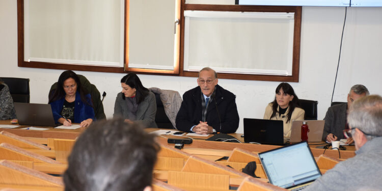 La UVigo da por «muerto» el pacto para descentralizar Medicina y sigue el trámite como titulación propia