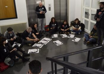 Marchas fúnebres por la educación pública