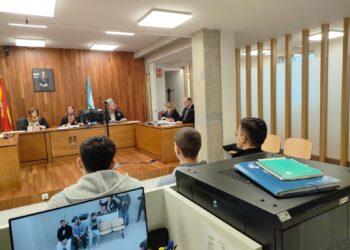 Aceptan 7 meses y 2 años de cárcel los tres acusados de dar una paliza a dos jóvenes en Vigo