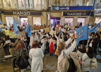 Los médicos protestan en Vigo para pedir un estatuto propio: «No queremos atenderos mal ni con poco tiempo»