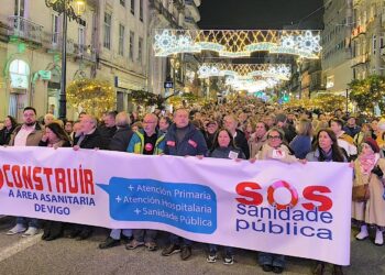 Miles de personas claman en Vigo por la «reconstrucción» del área sanitaria