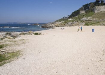 Fallece una mujer que se cayó al agua en Baiona