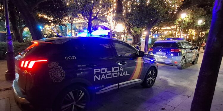Detenido tras entrar a robar en una caseta del Cíes Market