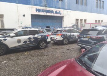 Nuevo altercado entre dos indigentes (con presencia policial) en la nave abandonada de Beiramar