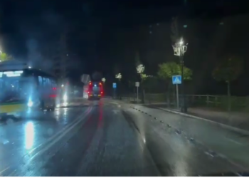 «Ingrid» ya azota Vigo y deja un manto blanco en las calles tras la primera granizada del día