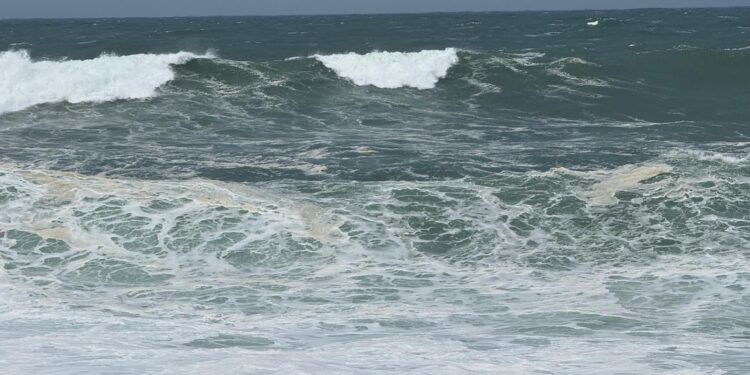 Más de 500 incidencias por Ingrid, con alerta roja en el mar y subiendo la cota de nieve
