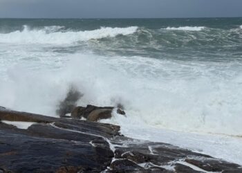 Más de 500 incidencias por Ingrid, con alerta roja en el mar y subiendo la cota de nieve