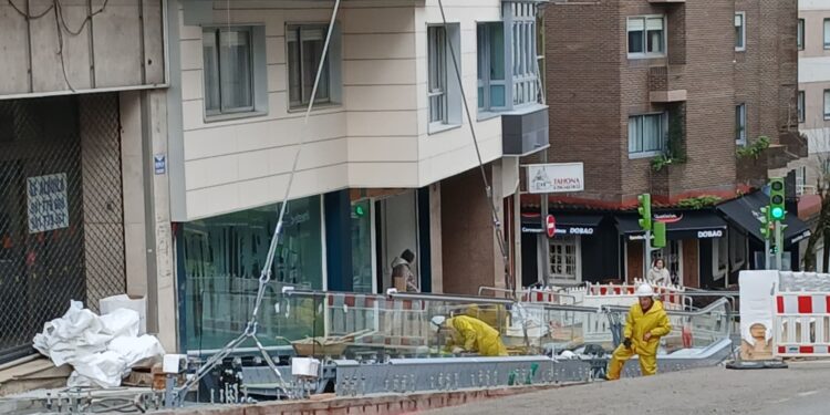 Vigo Vertical avanza en As Travesas: en marcha la colocación de las primeras rampas mecánicas