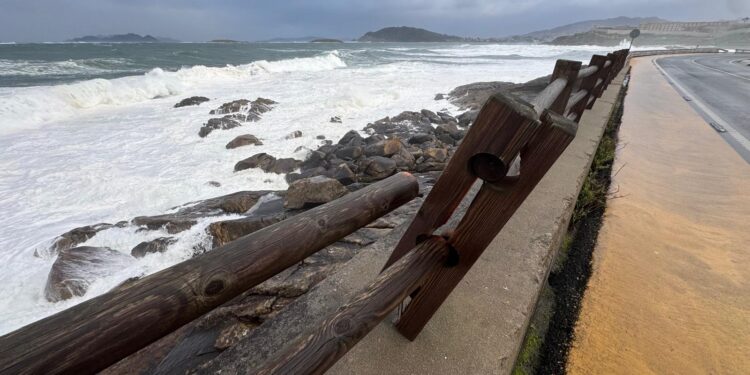 Alerta roja generalizada por lluvias: sin clases en el interior ni actividad deportiva