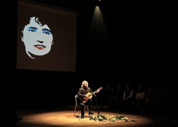 El bardo que emocionó a Galicia vuelve para celebrar 50 años de un disco legendario