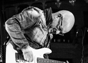 Francisco Castro presenta en Vigo su proclama de ‘amor y revolución’