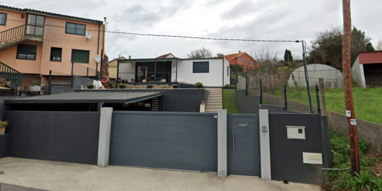 El Concello ordena derribar una casa con piscina construida ilegalmente en Bembrive